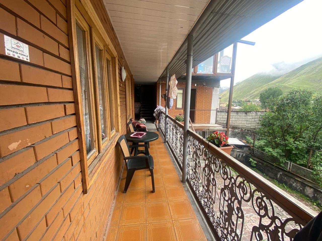 Archil&Nino Gigauri Guest House Kazbegi Esterno foto