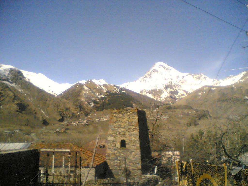 Archil&Nino Gigauri Guest House Kazbegi Esterno foto